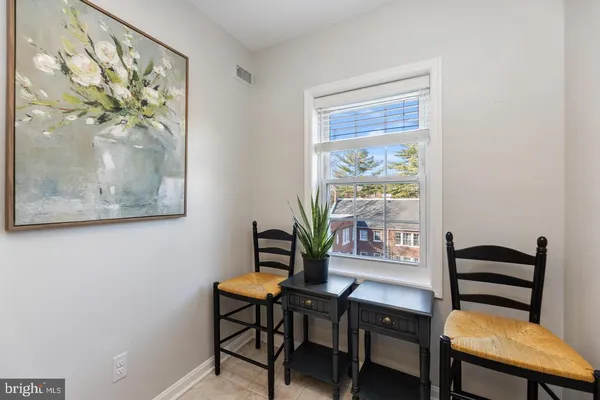 $1,850 | 1902 North Rhodes Street, Unit 66, Arlington, VA 22201