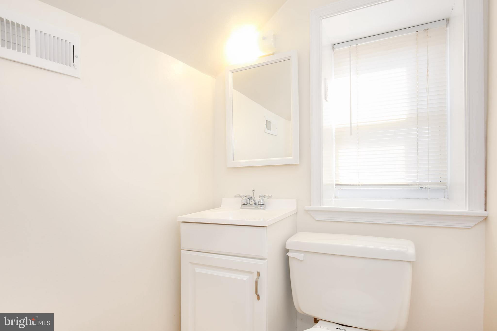 8300 Grove Street Silver Spring, MD 20910 - Photo 13 of 21 Bath