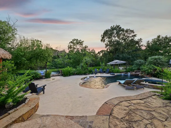 $999,990 | 2037 Lakeside Drive, Seabrook, TX 77586