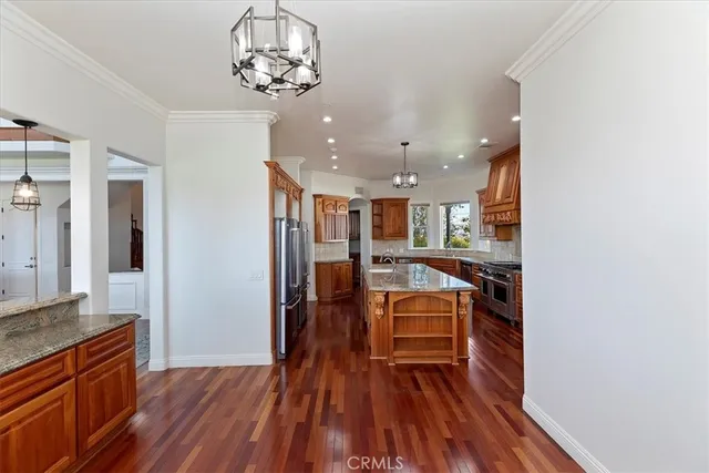 a view of a kitchen and dining room