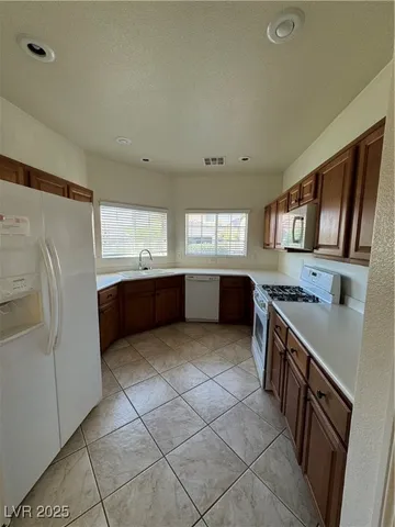 $2,100 | 1601 Spotted Wolf Avenue, Las Vegas, NV 89123