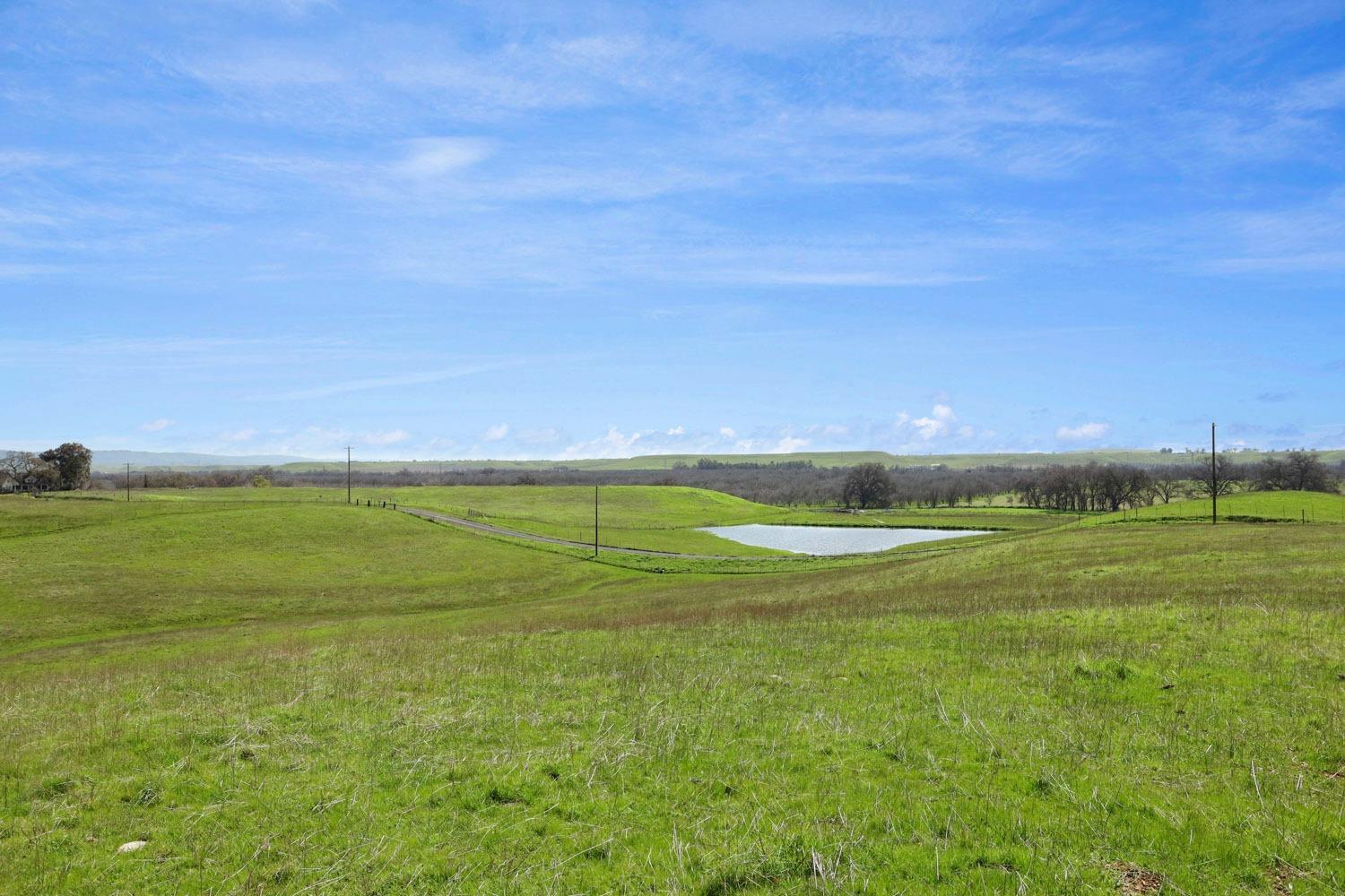 11750 North Wimer Road Linden, CA 95236 - Photo 14 of 69 a view of an ocean and beach