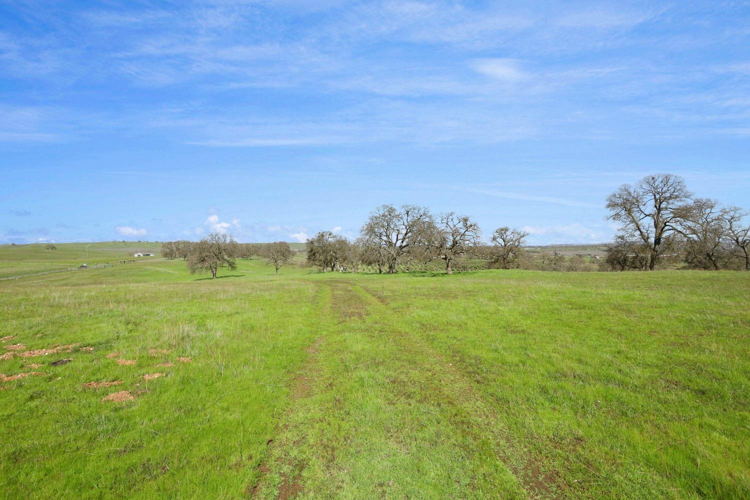 11750 North Wimer Road Linden, CA 95236 - Photo 15 of 69 a view of an ocean