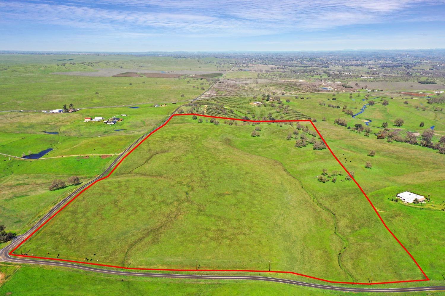 11750 North Wimer Road Linden, CA 95236 - Photo 3 of 69 a view of an ocean view