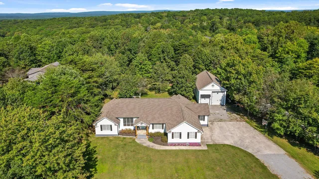 $609,900 | 1218 Montlake Road, Soddy Daisy, TN 37379