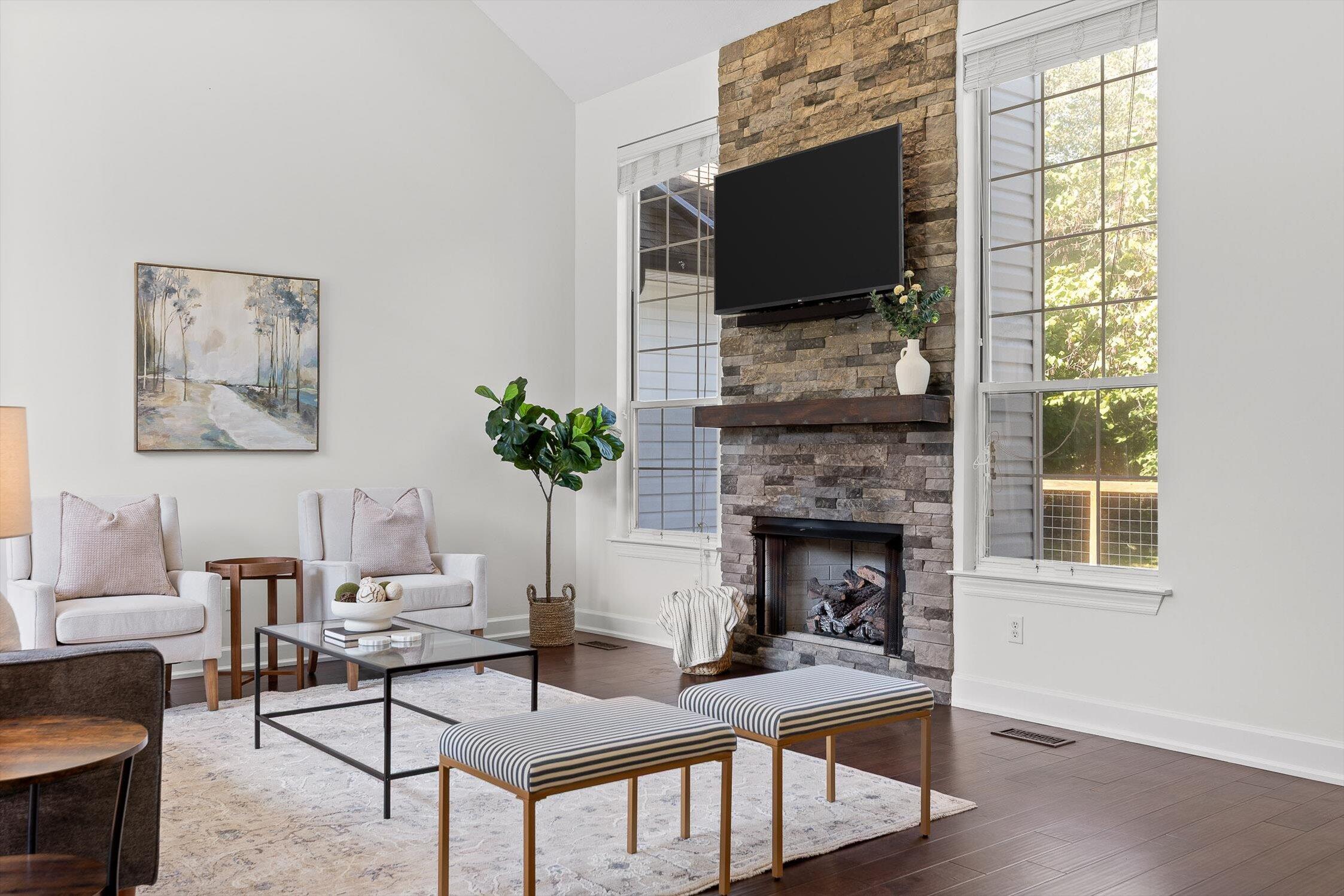 1218 Montlake Road Soddy Daisy, TN 37379 - Photo 5 of 40 Living Room