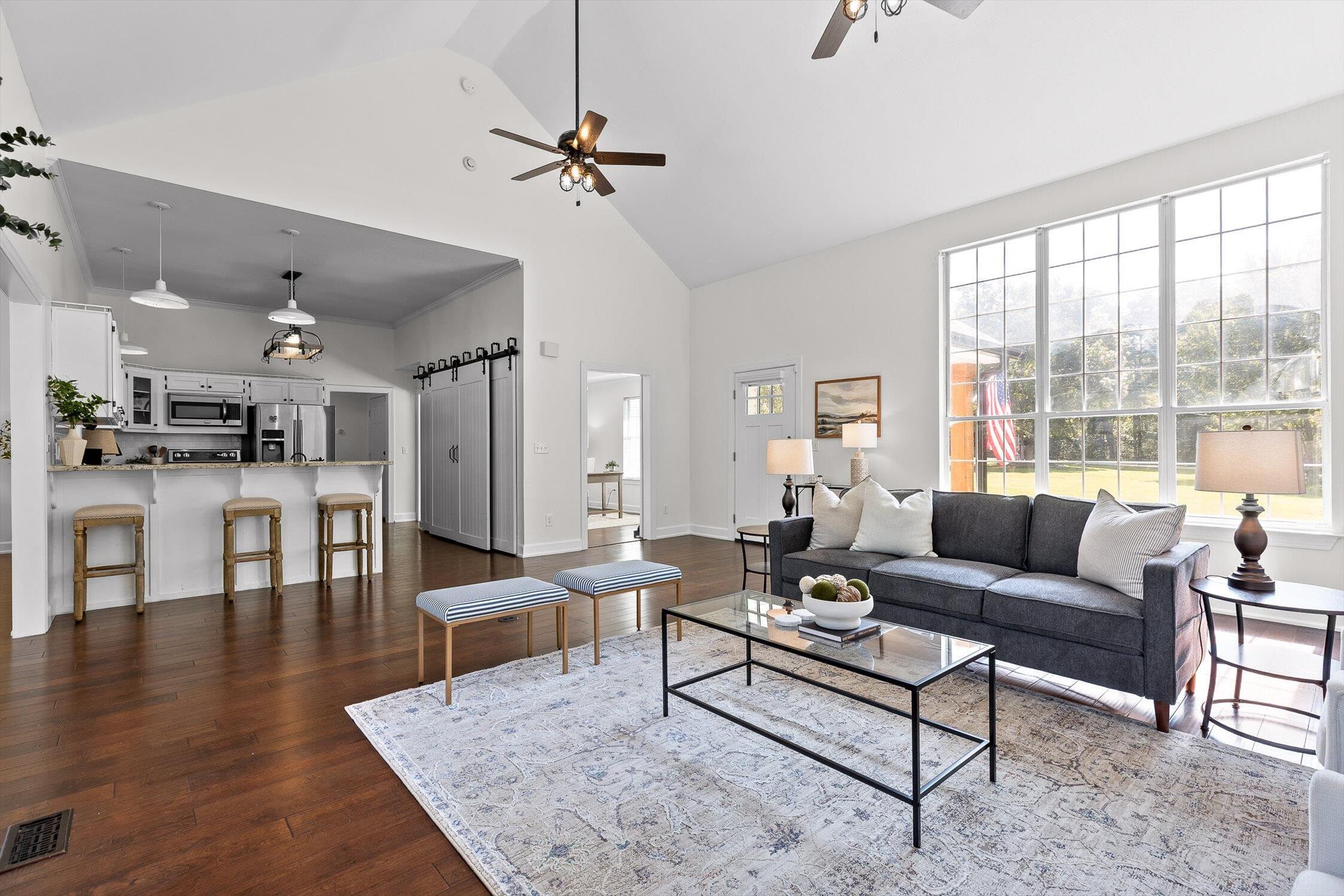 1218 Montlake Road Soddy Daisy, TN 37379 - Photo 8 of 40 Living Room