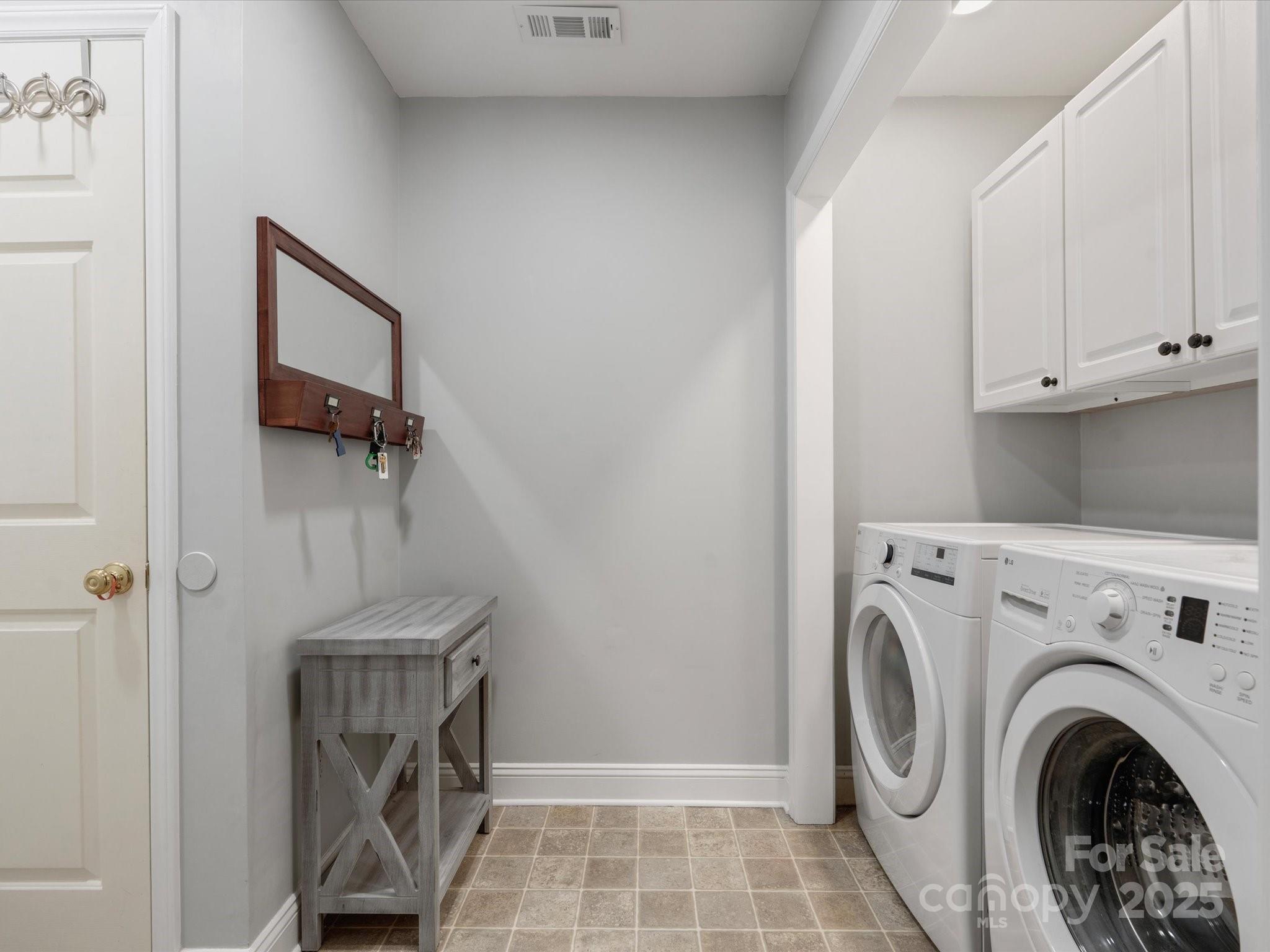 2812 Edgebrook Circle Matthews, NC 28105 - Photo 17 of 46 a view of livingroom with washer and dryer