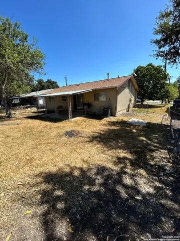 $1,300 | 809 Hickory Hill Drive, Kirby, TX 78219