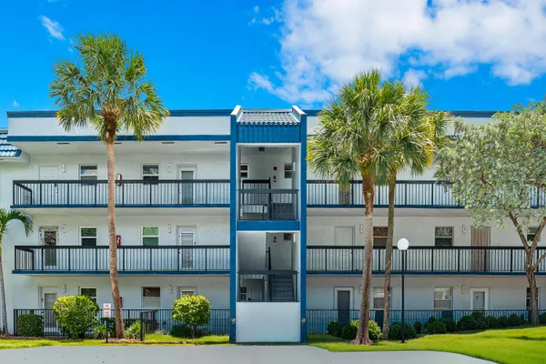 $72,000 | 3170 Holiday Springs Boulevard, Unit 6203, Margate, FL 33063