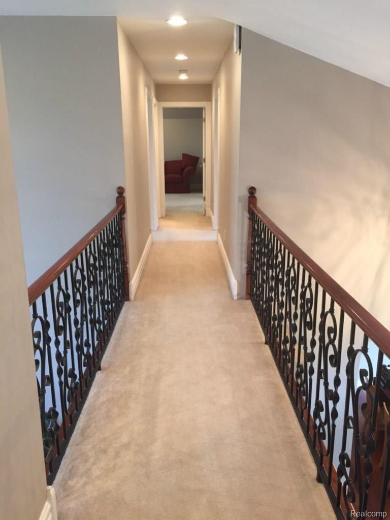 3663 Curdy Road Howell, MI 48855 - Photo 22 of 42 Upstairs "bridge" to the bedrooms