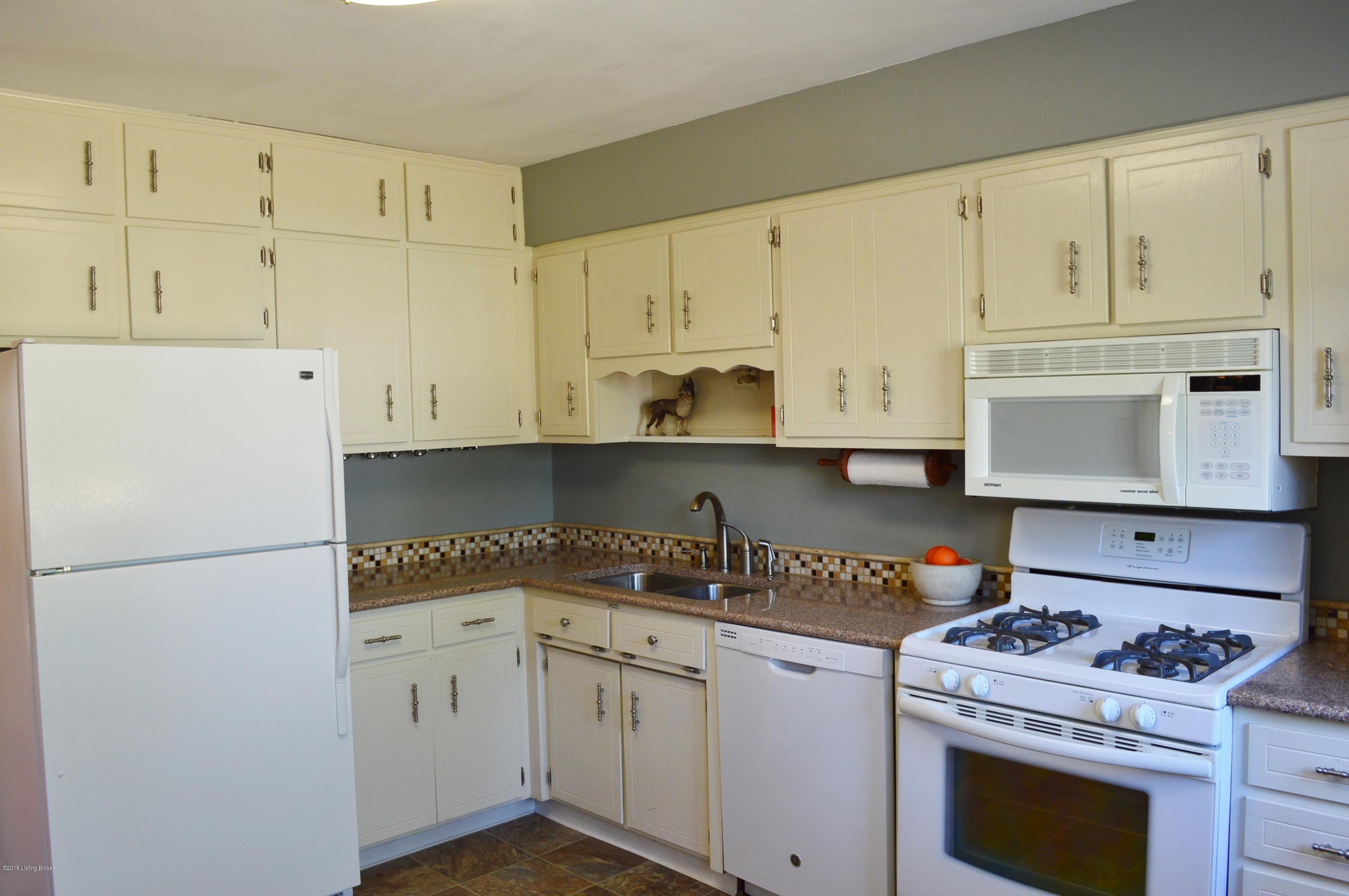 4624 Beaver Road Louisville, KY 40207 - Photo 9 of 25 Kitchen View 2