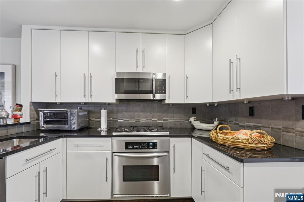 7 Coniston Court Wayne, NJ 07470 - Photo 11 of 35