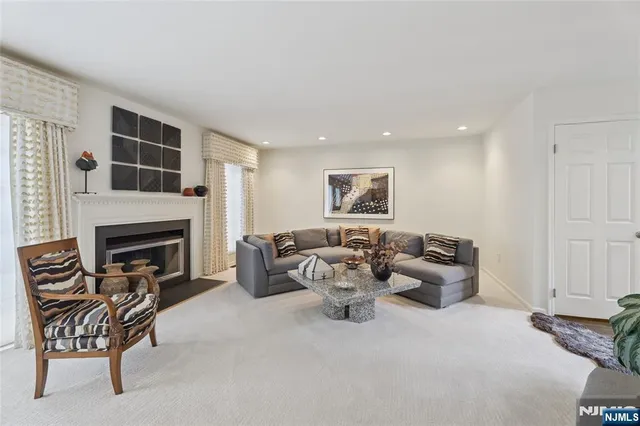 $639,900 | 7 Coniston Court, Wayne, NJ 07470