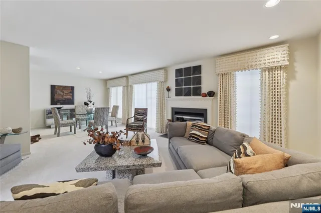 $639,900 | 7 Coniston Court, Wayne, NJ 07470