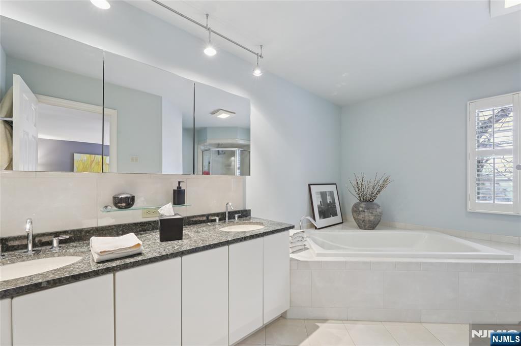 7 Coniston Court Wayne, NJ 07470 - Photo 24 of 35