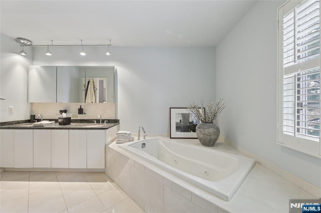 7 Coniston Court Wayne, NJ 07470 - Photo 26 of 35