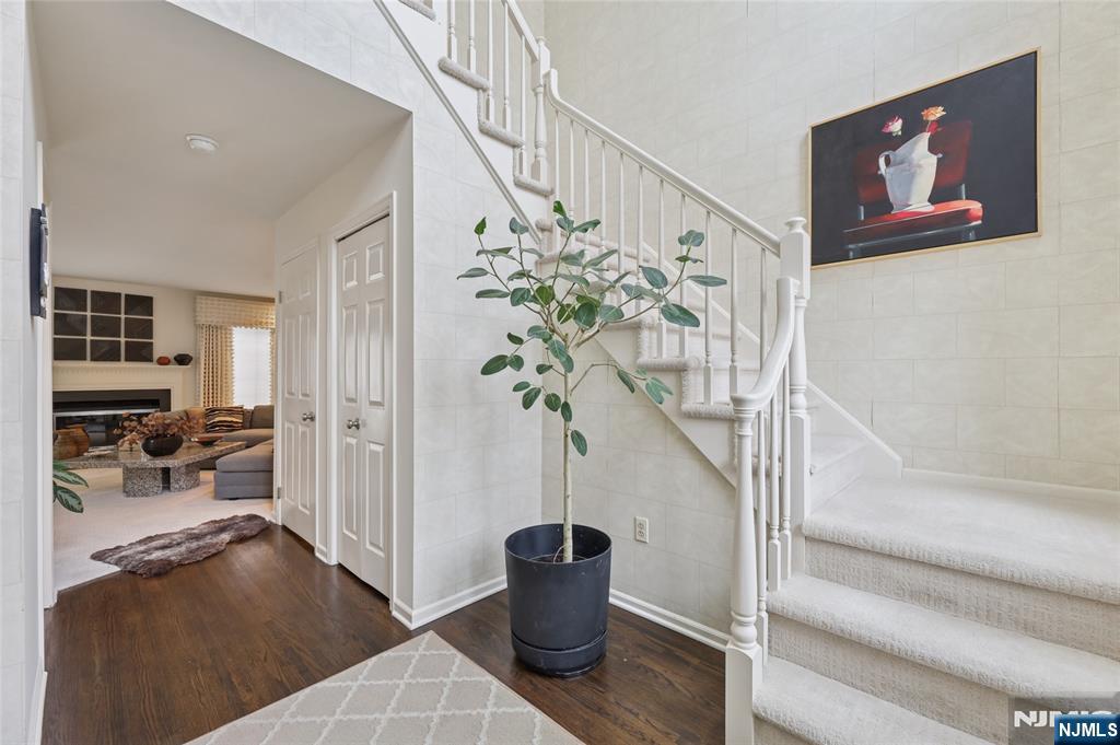 7 Coniston Court Wayne, NJ 07470 - Photo 3 of 35