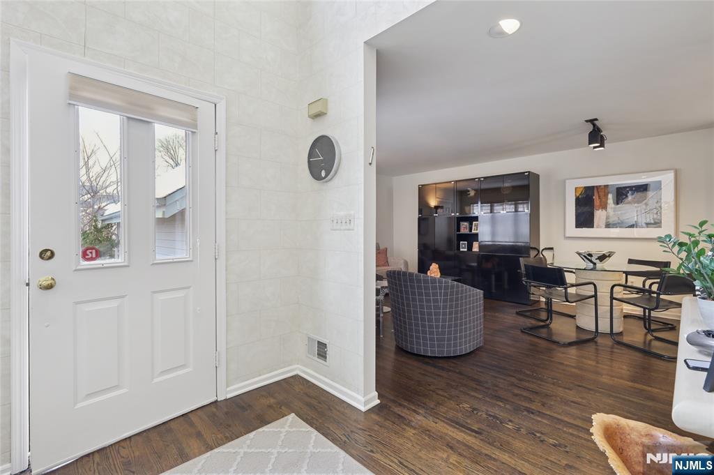 7 Coniston Court Wayne, NJ 07470 - Photo 6 of 35