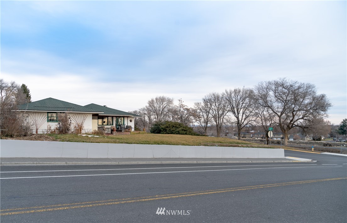 105 Patrick Road Ephrata, WA 98823 - Photo 2 of 36 Gallery Image 2