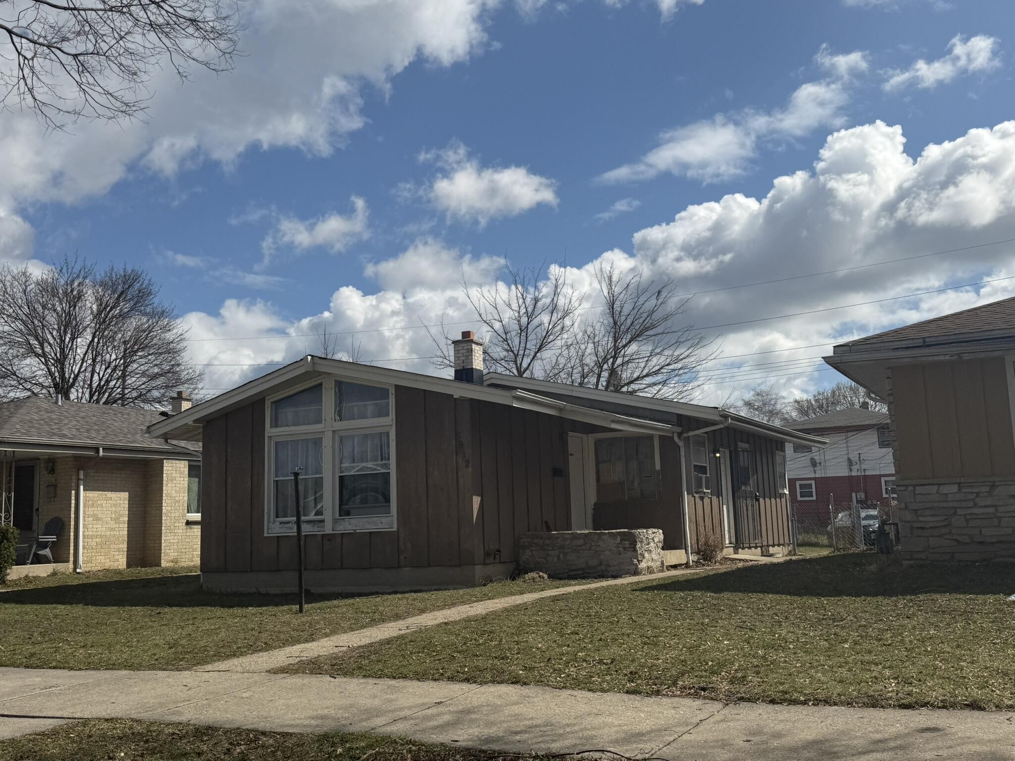 5812 North 77th Street Milwaukee, WI 53218 - Photo 2 of 3 IMG_2034