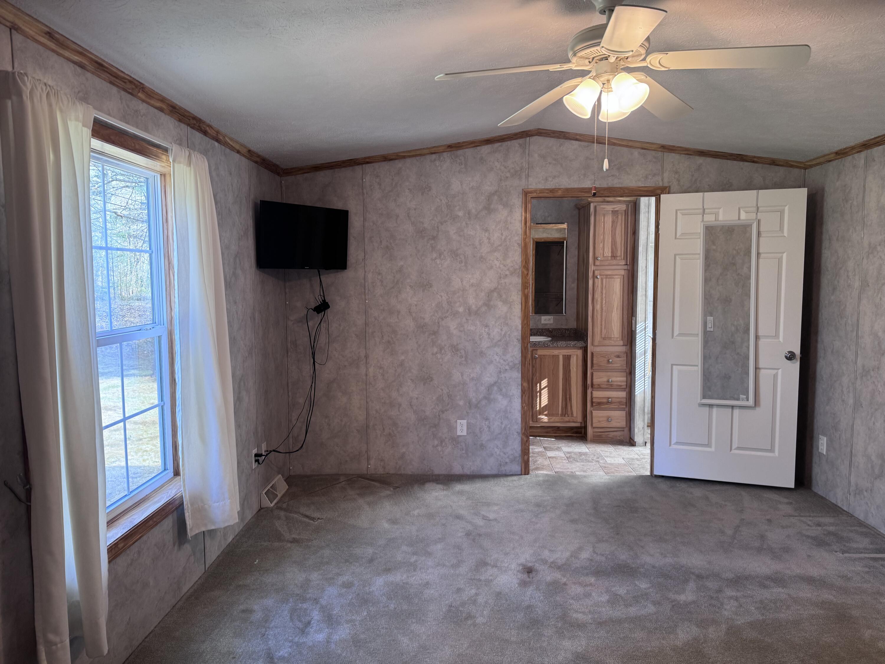 1676 Hudson Road Hudson, ME 04449 - Photo 10 of 14