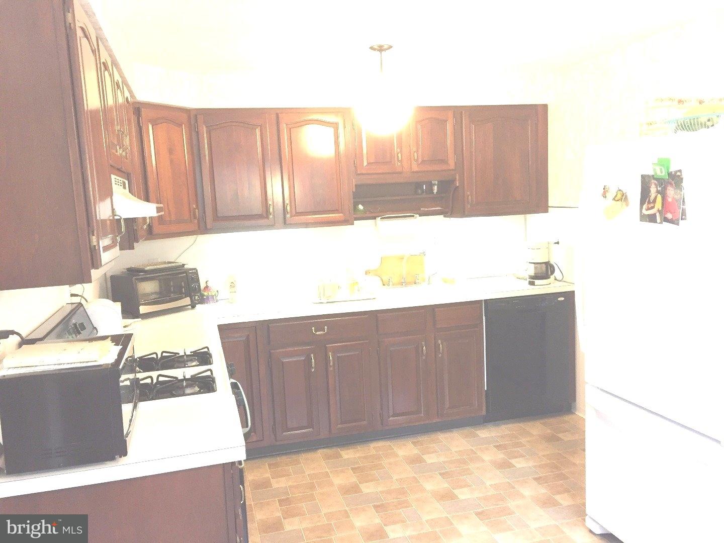 9719 Chapel Road Philadelphia, PA 19115 - Photo 8 of 20