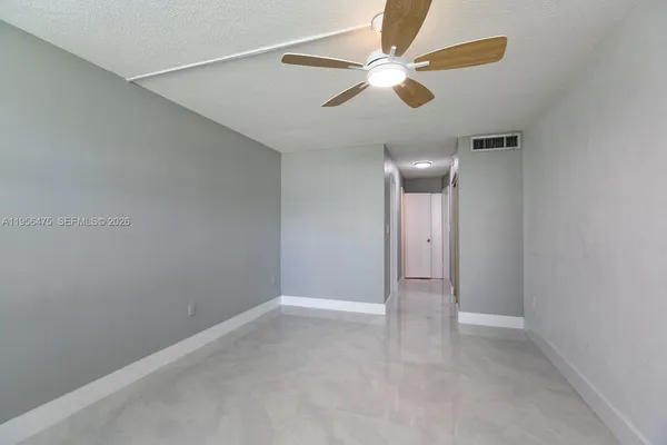 $1,800 | 1351 Northeast 191st Street, Unit E 106, Miami, FL 33179