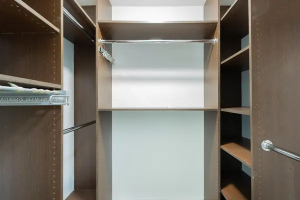 $1,800 | 1351 Northeast 191st Street, Unit E 106, Miami, FL 33179