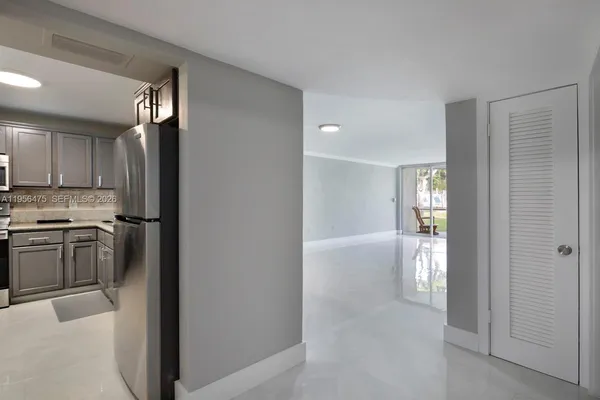 $1,800 | 1351 Northeast 191st Street, Unit E 106, Miami, FL 33179