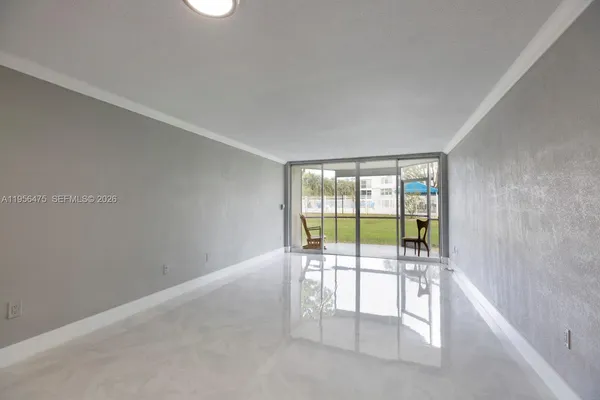 $1,800 | 1351 Northeast 191st Street, Unit E 106, Miami, FL 33179