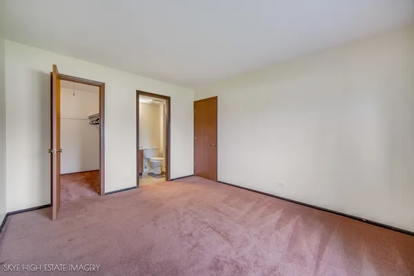 $245,000 | 1241 South Williams Street, Unit 401, Westmont, IL 60559