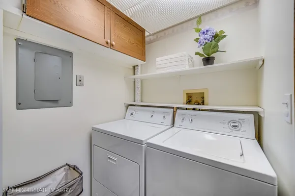 $245,000 | 1241 South Williams Street, Unit 401, Westmont, IL 60559