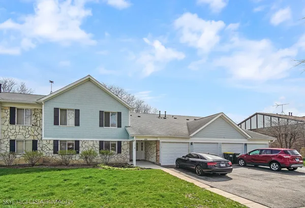 $245,000 | 1241 South Williams Street, Unit 401, Westmont, IL 60559
