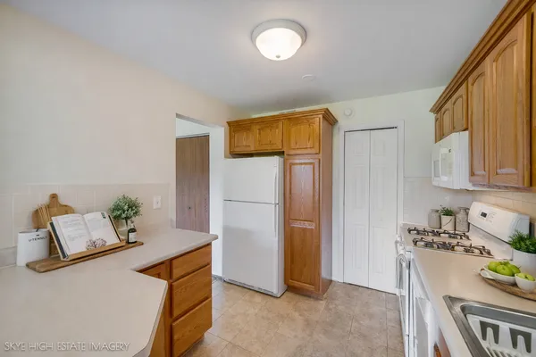 $245,000 | 1241 South Williams Street, Unit 401, Westmont, IL 60559