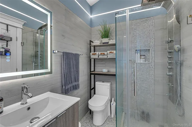 $699,000 | 803 South 7th Street, Lindenhurst, NY 11757