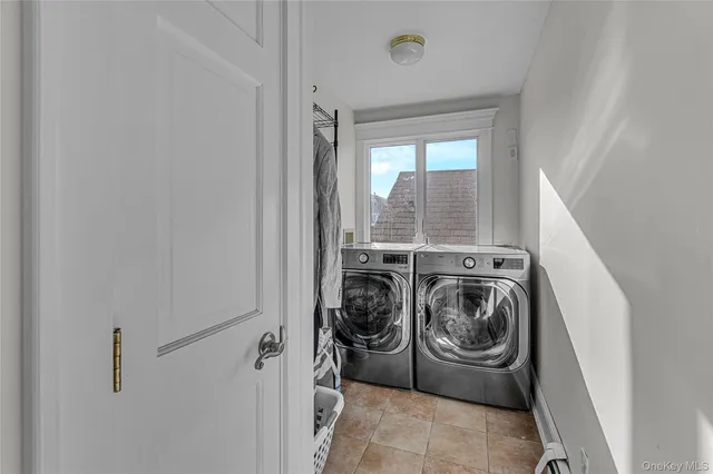 $699,000 | 803 South 7th Street, Lindenhurst, NY 11757