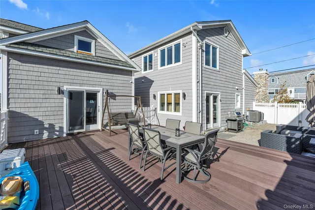 $699,000 | 803 South 7th Street, Lindenhurst, NY 11757