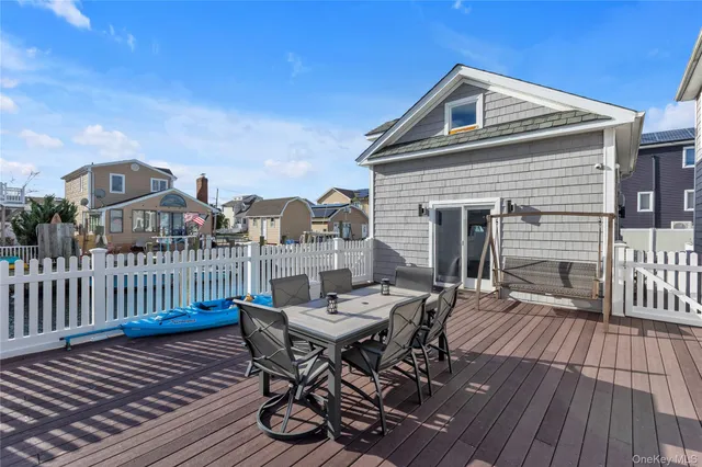 $699,000 | 803 South 7th Street, Lindenhurst, NY 11757
