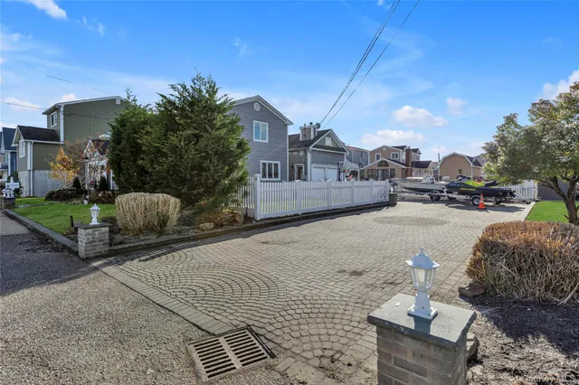 $699,000 | 803 South 7th Street, Lindenhurst, NY 11757