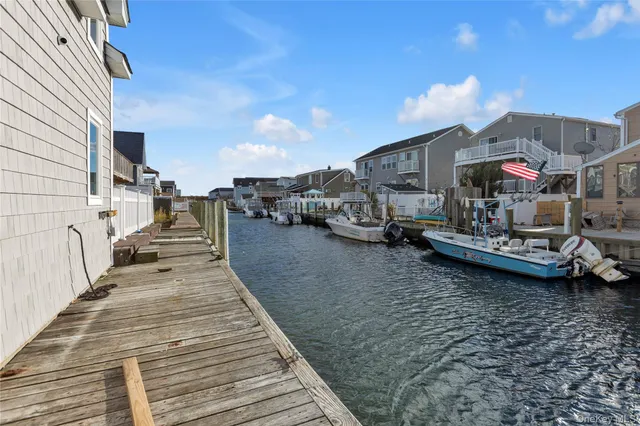 $699,000 | 803 South 7th Street, Lindenhurst, NY 11757