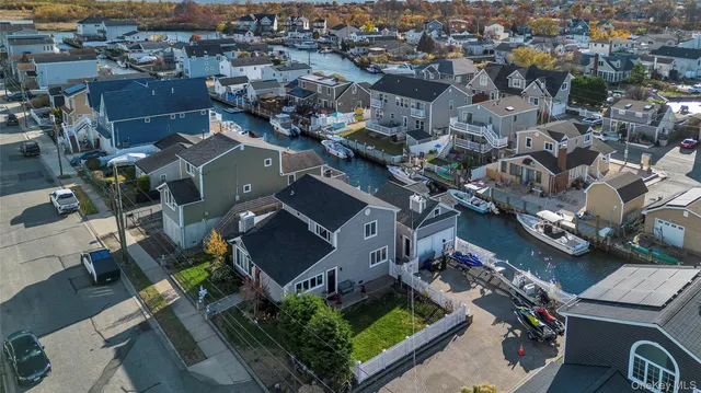 $699,000 | 803 South 7th Street, Lindenhurst, NY 11757