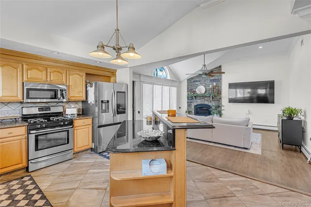 $699,000 | 803 South 7th Street, Lindenhurst, NY 11757