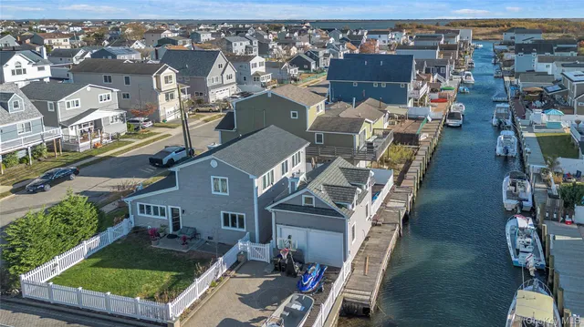 $699,000 | 803 South 7th Street, Lindenhurst, NY 11757