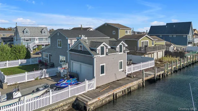 $699,000 | 803 South 7th Street, Lindenhurst, NY 11757