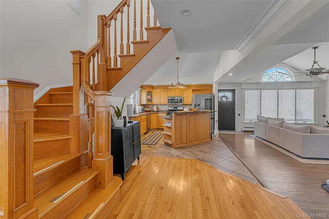 $699,000 | 803 South 7th Street, Lindenhurst, NY 11757