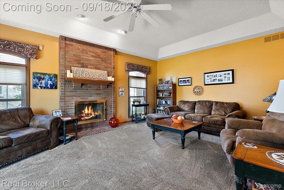 44744 Danbury Road Canton, MI 48188 - Photo 7 of 62 23-44744 Danbury-23.jpg