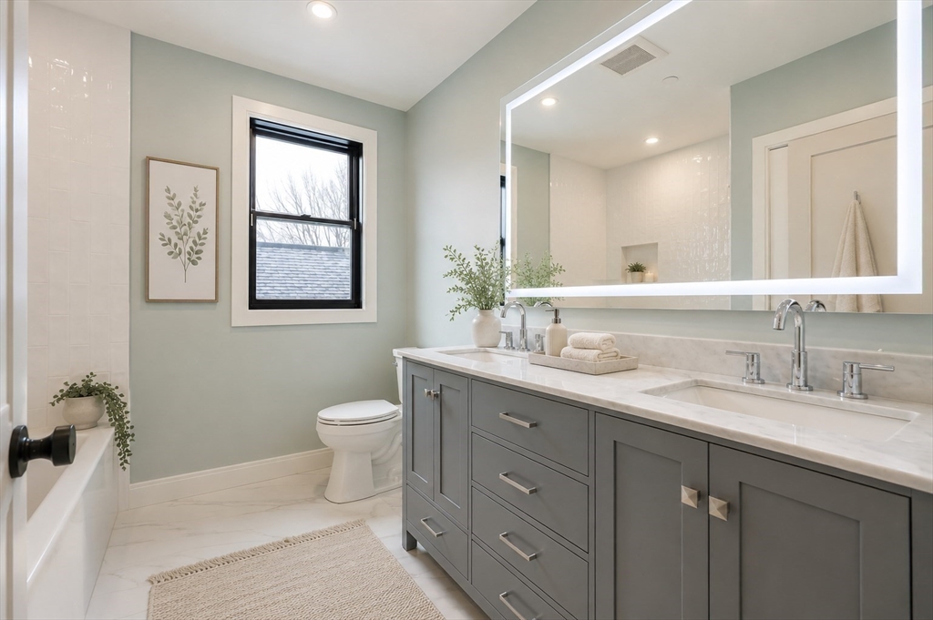 68 Rowe Street, Unit U1 Boston, MA 02131 - Photo 6 of 10