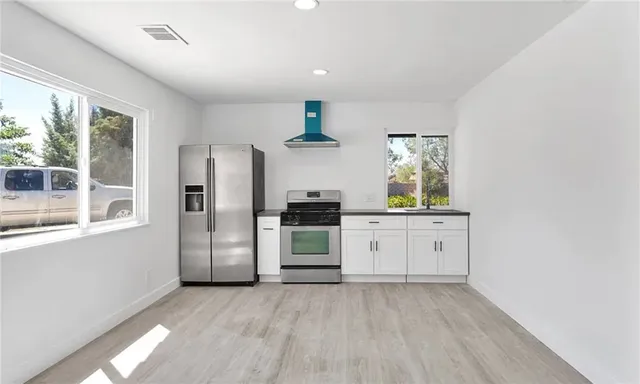 $4,000 | 14855 Flathead Road, Apple Valley, CA 92307