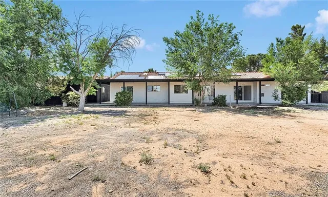 $4,000 | 14855 Flathead Road, Apple Valley, CA 92307